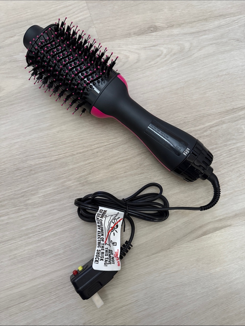 Hair Styling Hot Air Brush - Black & Pink